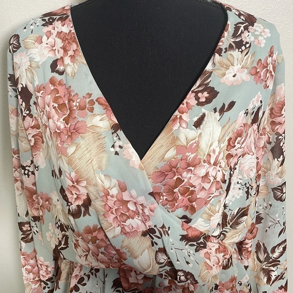 NWT Crossover Elastic Waist Long Sleeve blouse - Picture 3 of 3